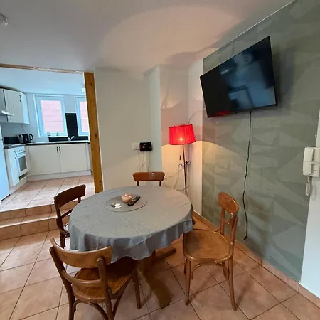 Im Alten Fachwerkhaeuschen Naehe Edersee Mit 3 Wohnungen,terrasse, Garten *