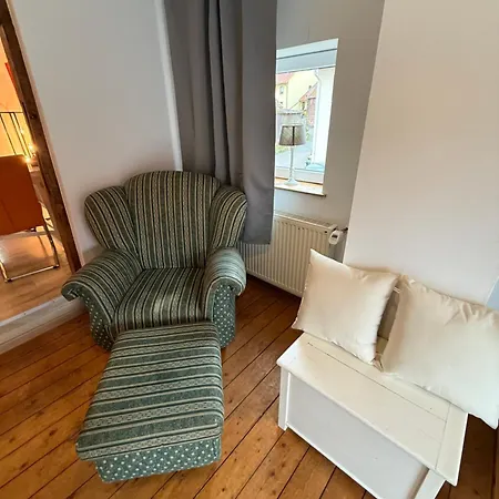 Im Alten Fachwerkhaeuschen Naehe Edersee Mit 3 Wohnungen,terrasse, Garten Holiday home